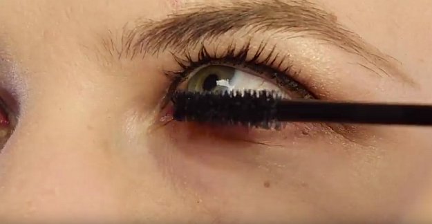 IT Cosmetics - Superhero Mascara | Olivia Munn Oscars 2016 Makeup Tutorials, check it out at //makeuptutorials.com/olivia-munn-makeup-tutorial/
