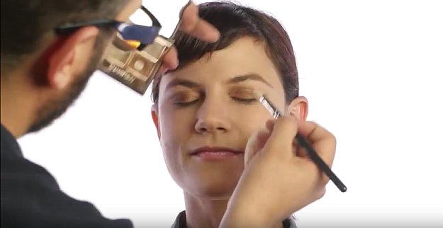 Charlotte Tilbury - Eyeshadow Quad in Golden Goddess | Olivia Munn Oscars 2016 Makeup Tutorials, check it out at //makeuptutorials.com/olivia-munn-makeup-tutorial/