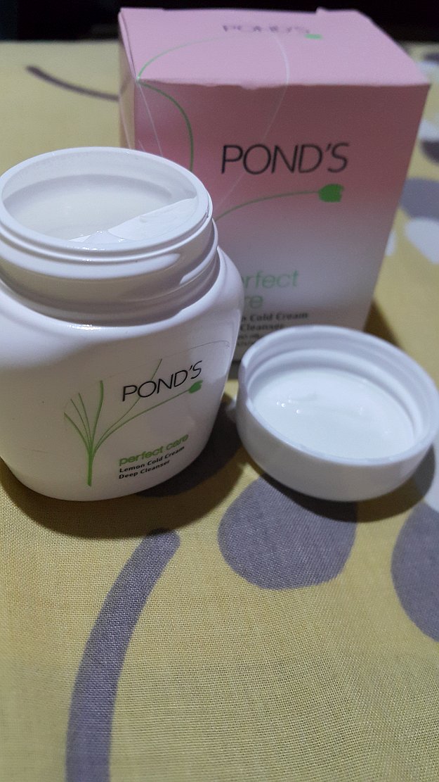 Makeup Product Review: Pond’s Cold Cream Cleanser, check it out at //makeuptutorials.com/ponds-cold-cream-product-review/
