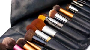 feature | 1Makeup Tips | 13 Essential Makeup Brushes