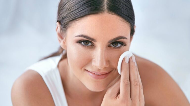 Makeup Tutorials | DIY Makeup Remover