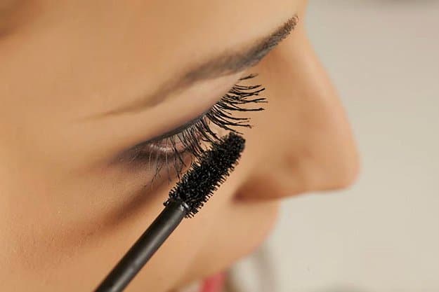 Apply Your Mascara | How To Use Glitter Makeup And Not Look Crazy | Makeup Tutorials