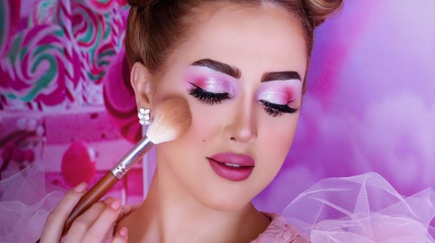 Check out 7 Spring Makeup Looks To Refresh Your Look This Season at https://makeuptutorials.com/spring-makeup-looks-makeup-tutorials/