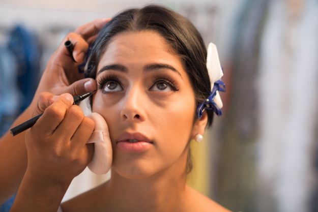 Check out 5 Makeup Tips to Turn Back the Clock at https://makeuptutorials.com/5-makeup-tips-turn-back-clock/