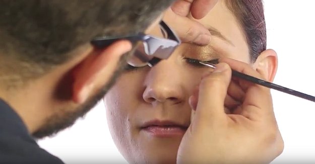 Gel Eyeliners Makeup Artists Love | Olivia Munn Oscars 2016 Makeup Tutorials, check it out at //makeuptutorials.com/olivia-munn-makeup-tutorial/