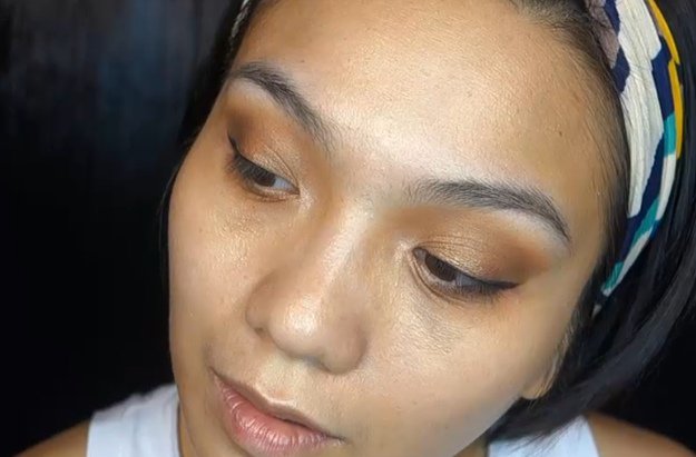Step 16: Apply Eyeliner | Homecoming Makeup Tutorial For Brown Eyes Using Kylie Kyshadow Palette 