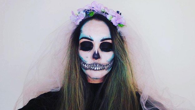 15 Spooky Skeleton Makeup Ideas You Should Wear This Halloween