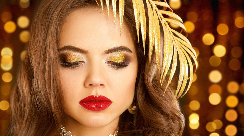 New Eve Makeup Tutorial | Gold Glitter Cut Crease With Red Lips