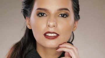 model-waring-fall-makeup | Perfect Autumn Look Makeup Tutorial | featured