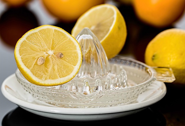 sliced lemons | Skincare Remedies 