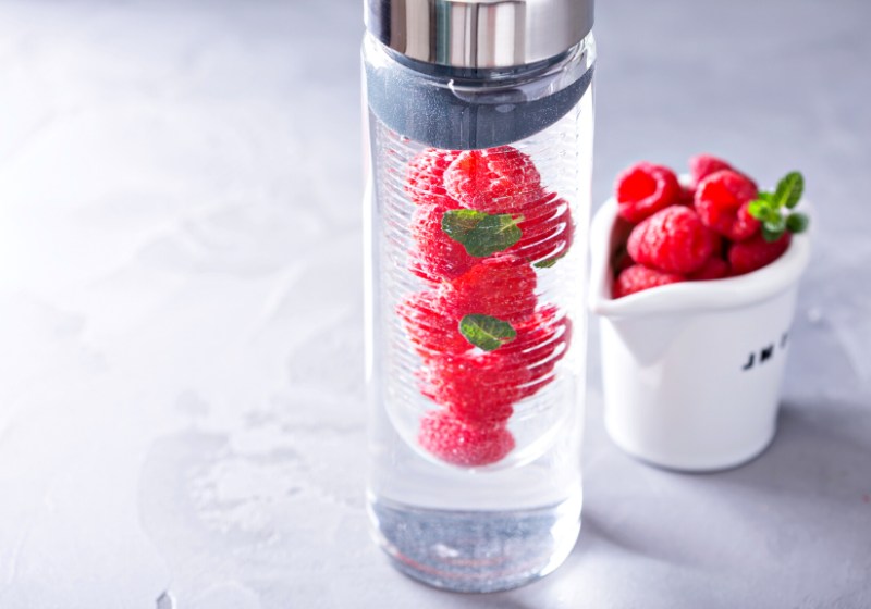 infused water mint raspberries bottle | orange infused water ideas