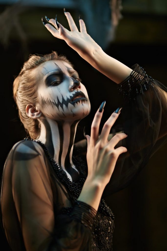 15 Spooky Skeleton Makeup Ideas You Should Wear This Halloween