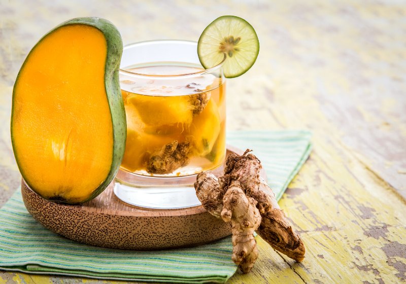 summer fresh fruit flavored infused water | lemon mint water benefits