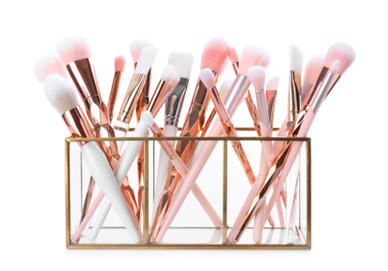 Set of professional makeup brushes in holder | DIY Makeup Organizer | makeup brush holder
