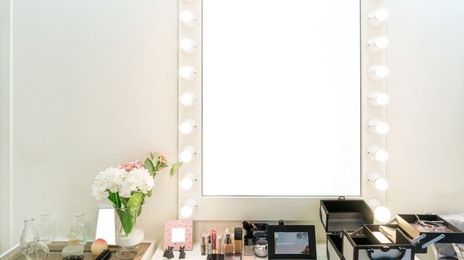 diy makeup vanity with lights