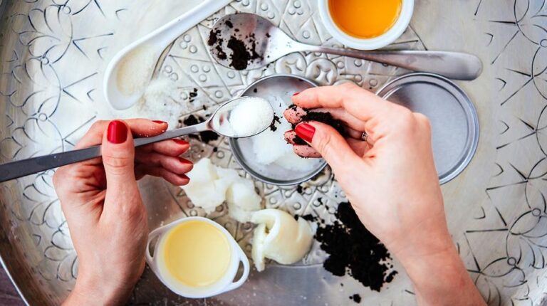 coconut shea tree butter olive oil | Natural DIY Facial Moisturizer Recipes From Household Products | diy face moisturizer | Featured
