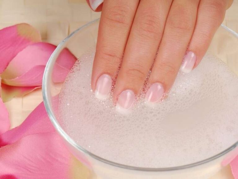 how-to-remove-press-on-nails-at-home-without-ruining-your-real-nails