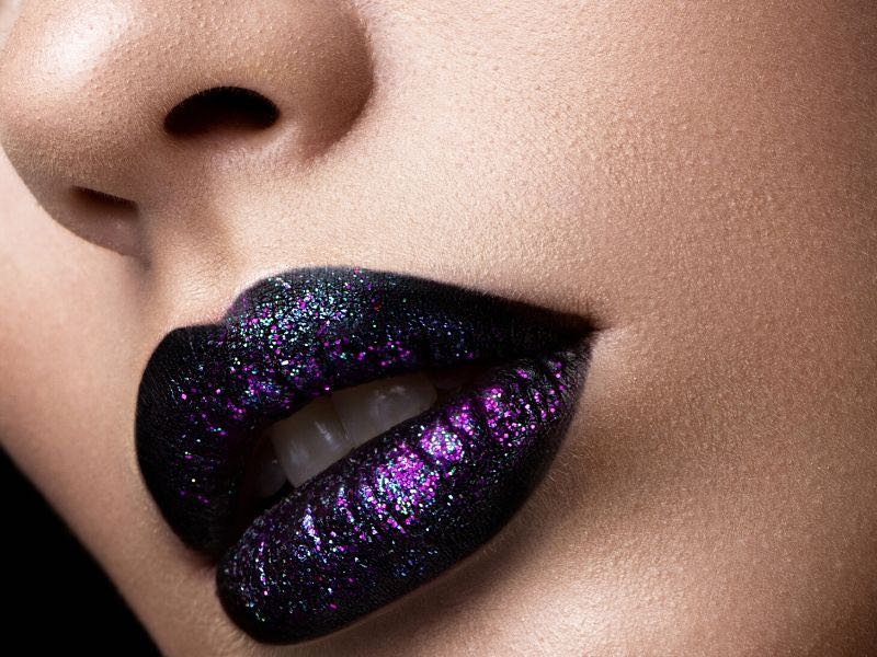 Dark Lips | Cool Ideas To Pull Off Glitter Lips For Your New Makeup Look | rainbow glitter lips