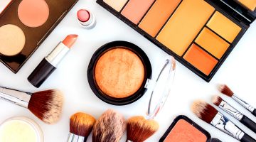 makeup brushes and cosmetics | Best Multi-Use Makeup Products For Easier and Lighter Packing | Featured