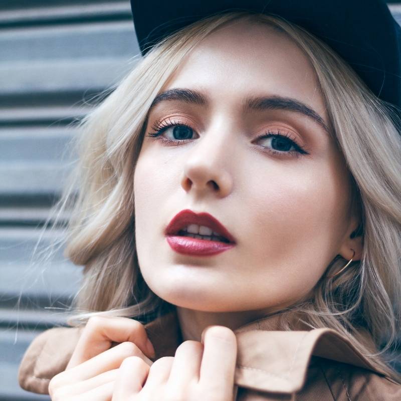 beautiful-blonde-woman-in-a-coat | Glamorous Fall Makeup Looks To Look Forward To