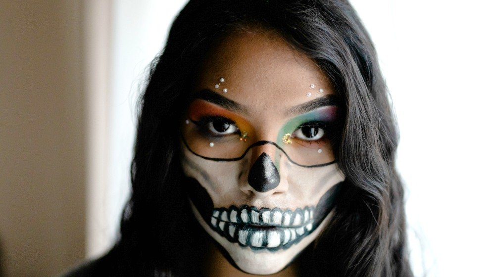 How to Save Your Skin From Halloween Face Paint and Makeup – The