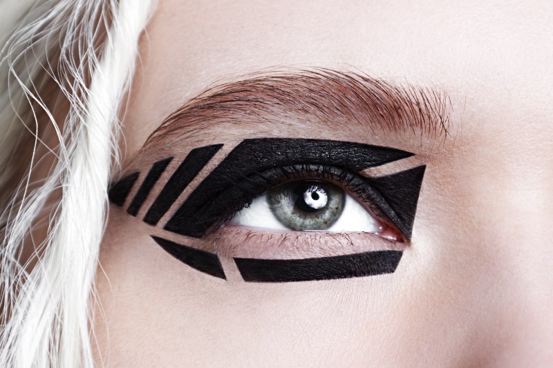 closeup studio beauty photo black graphic | graphic eyeliner