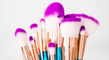 blue and brown makeup brush set photo | Black Owned Makeup Brands You'll Surely Love | Featured