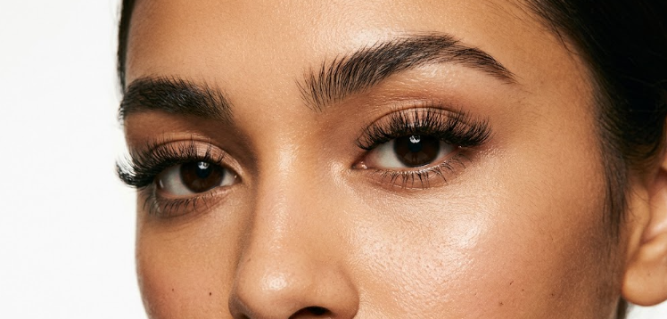 How to Apply Lash Clusters at Home (Step-by-Step for Beginners)
